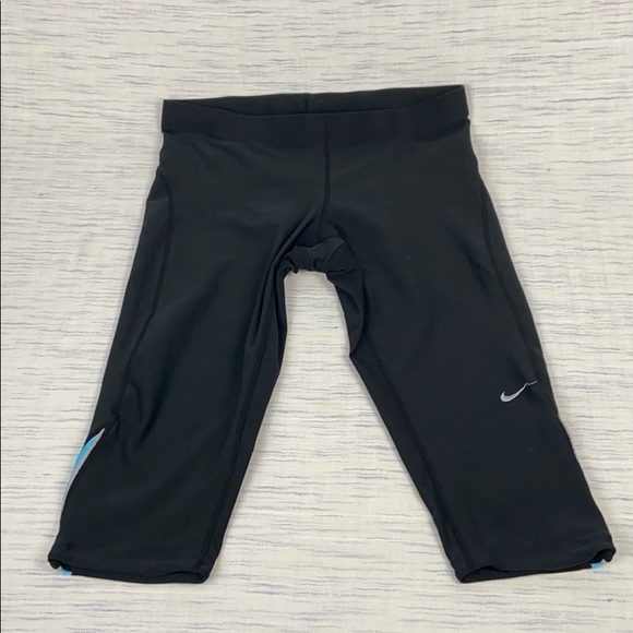 Nike Dri-Fit Black Capri Leggings - Picture 2 of 5